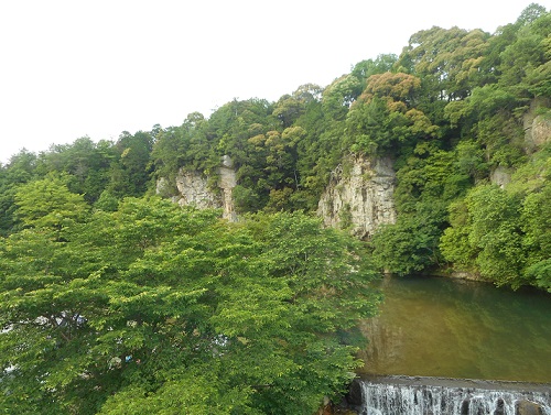 兵庫県川辺郡猪名川町