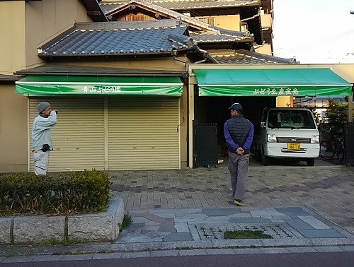 テント生地張替えとシート文字貼り完了