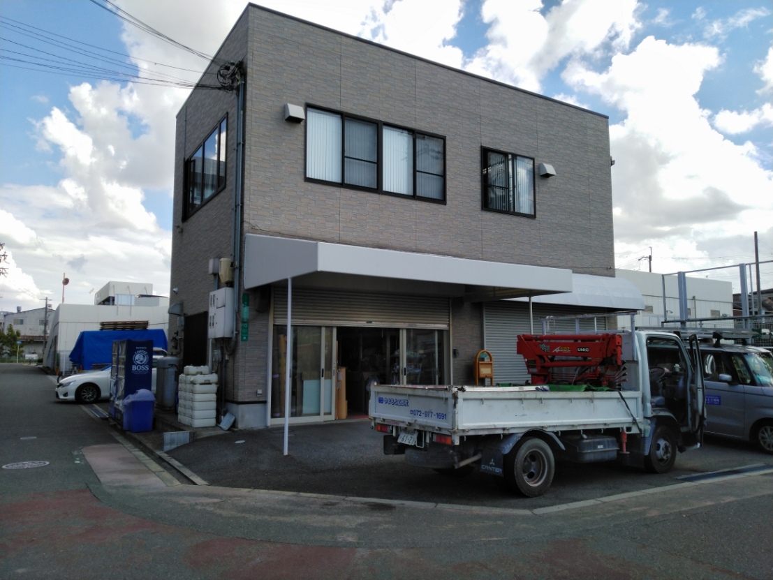 台風で破損の看板やテントの撤去、修理