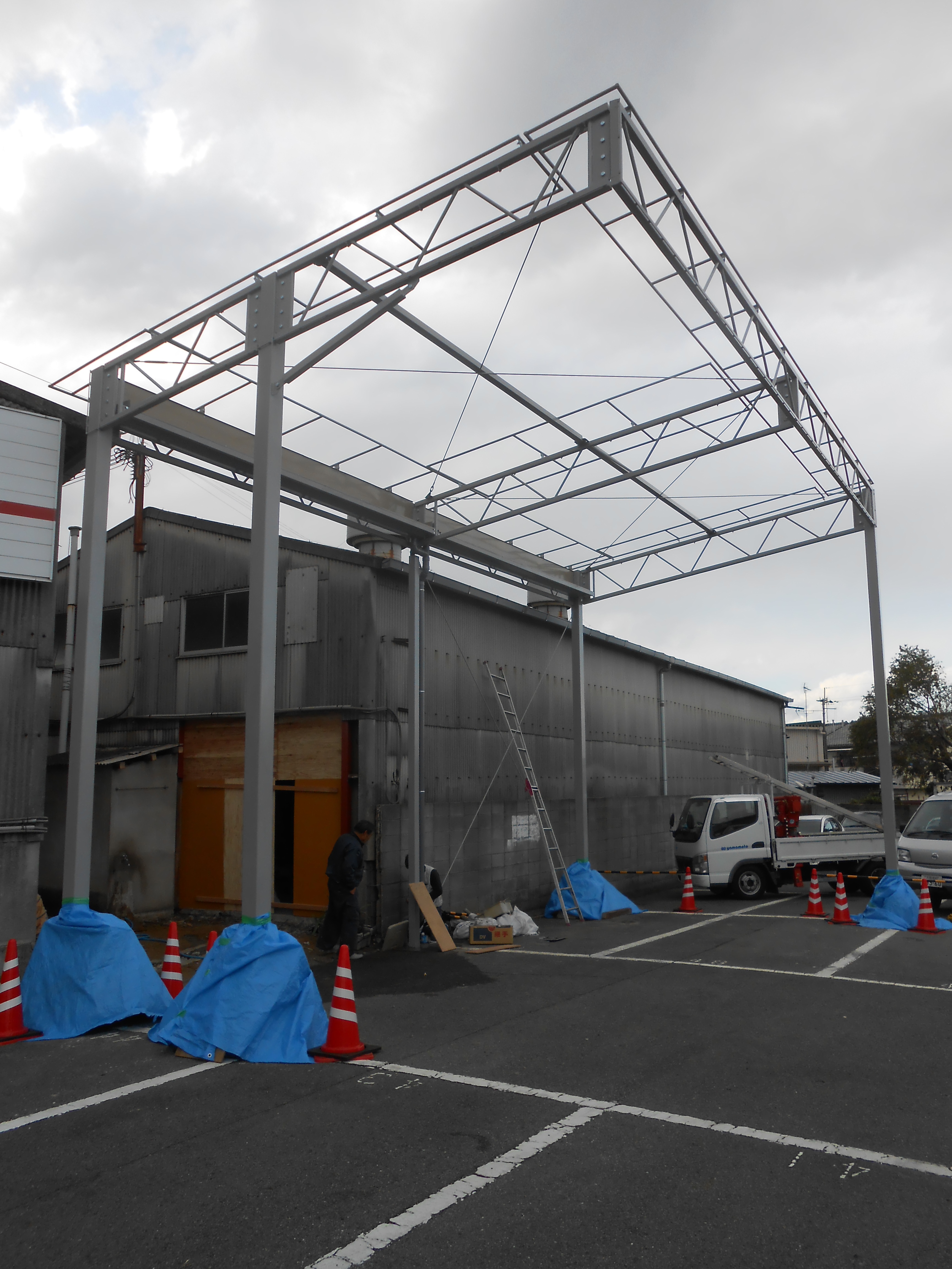倉庫テント・開閉式テント