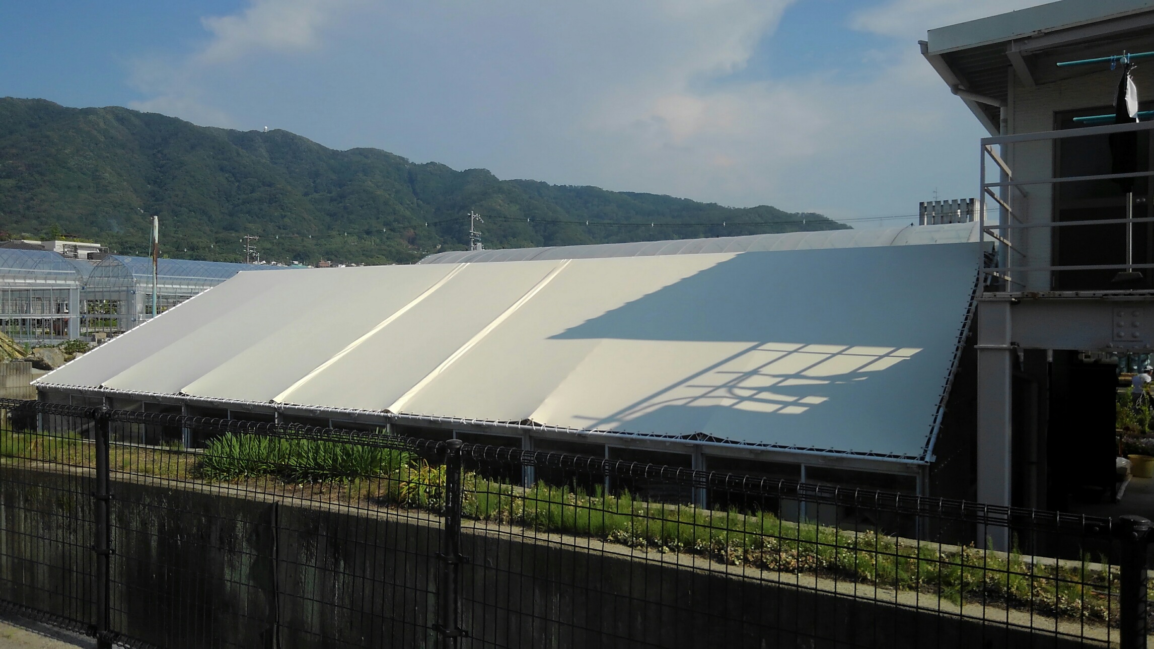 倉庫テント・開閉式テント
